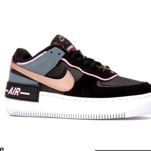 NIKE AIR FORCE 1 “Low Shadow”